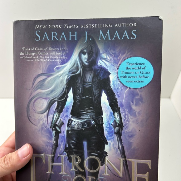 Throne of Glass Book by Sarah J. Maas - Picture 9 of 12